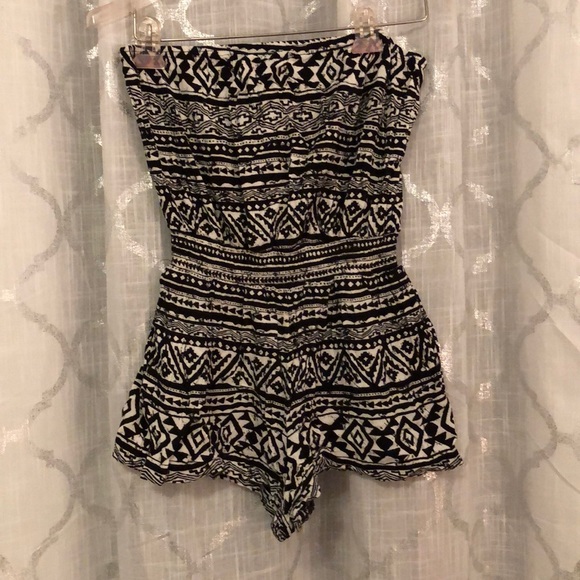 Romper - Picture 2 of 2